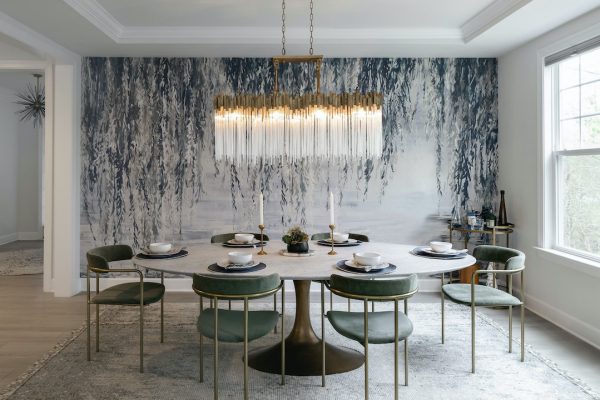 Elegant Chandelier: Perfect for Living Room Décor