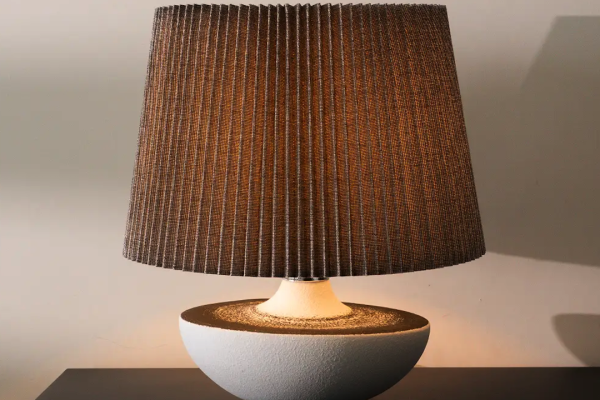 Minimalist Matte Ceramic Donut Table Lamp: The Perfect Living Room Addition